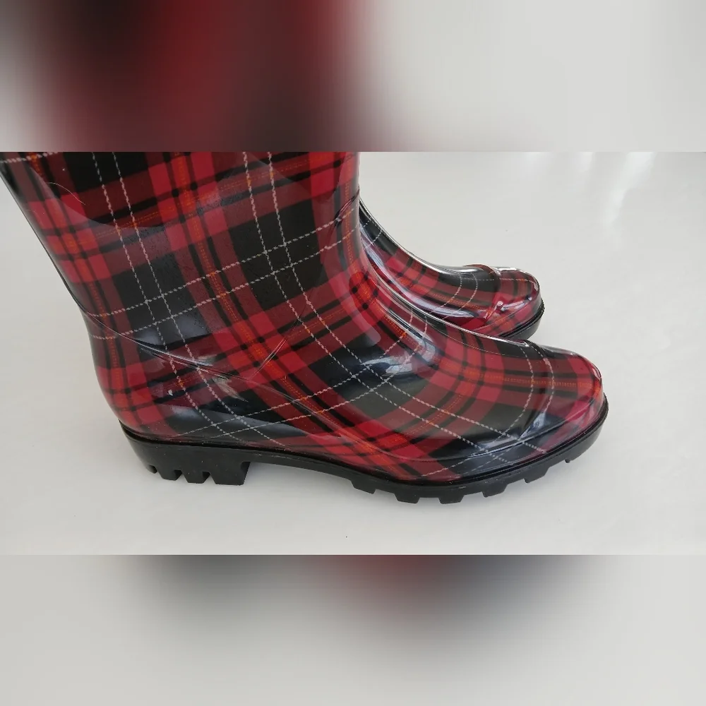 HISEA Red & Black Plaid Rain Booties – Size 9 – Mid‑Calf Waterproof Wellies